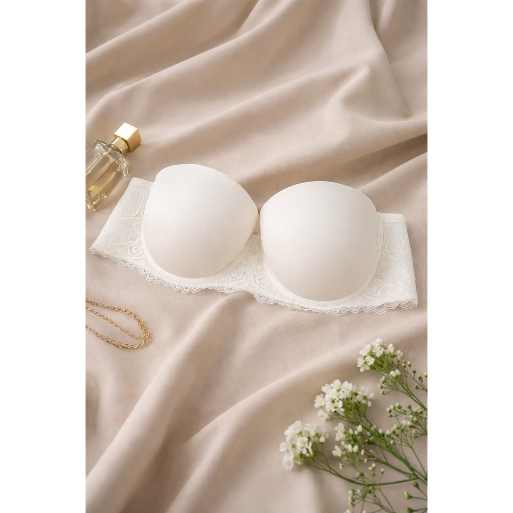 Torrid Curve Strapless Bra‎ White Lace Trim Padded Underwire Size 42C